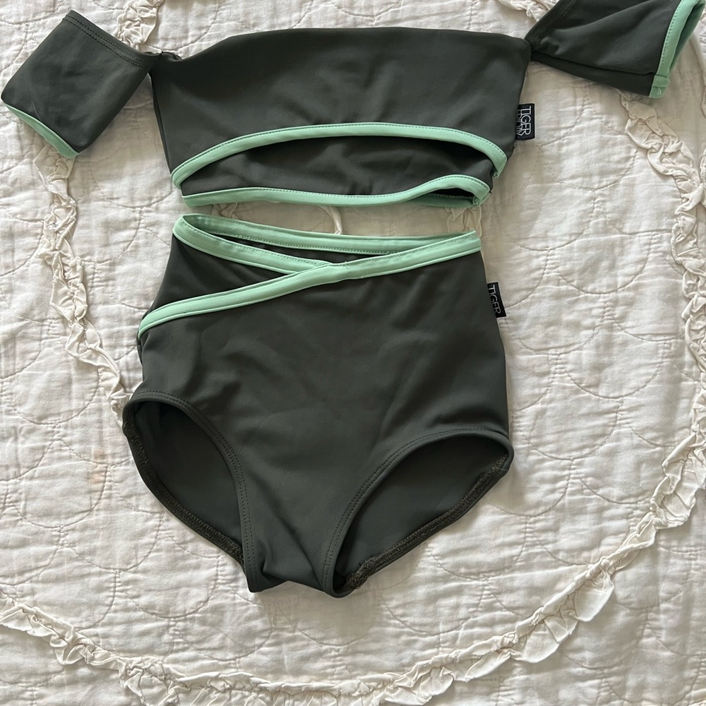 Tiger Friday Green Dance Set